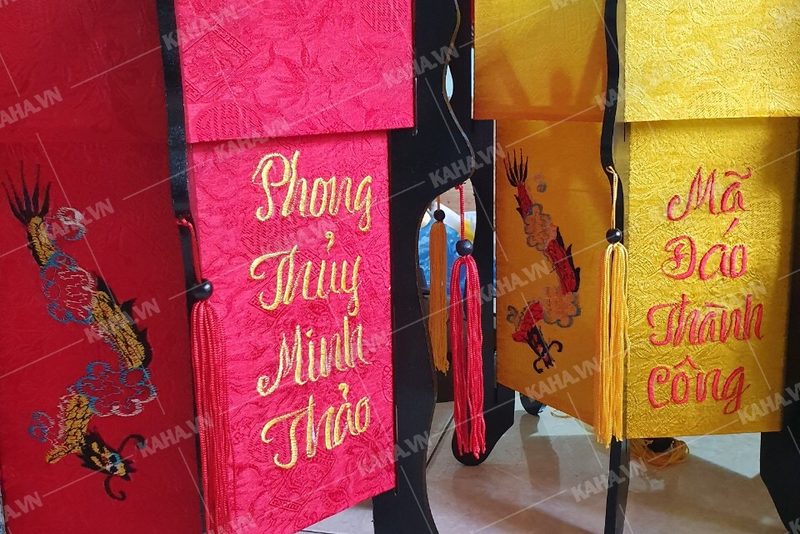 Gợi ý những mẫu đèn đứng biệt thự cao cấp