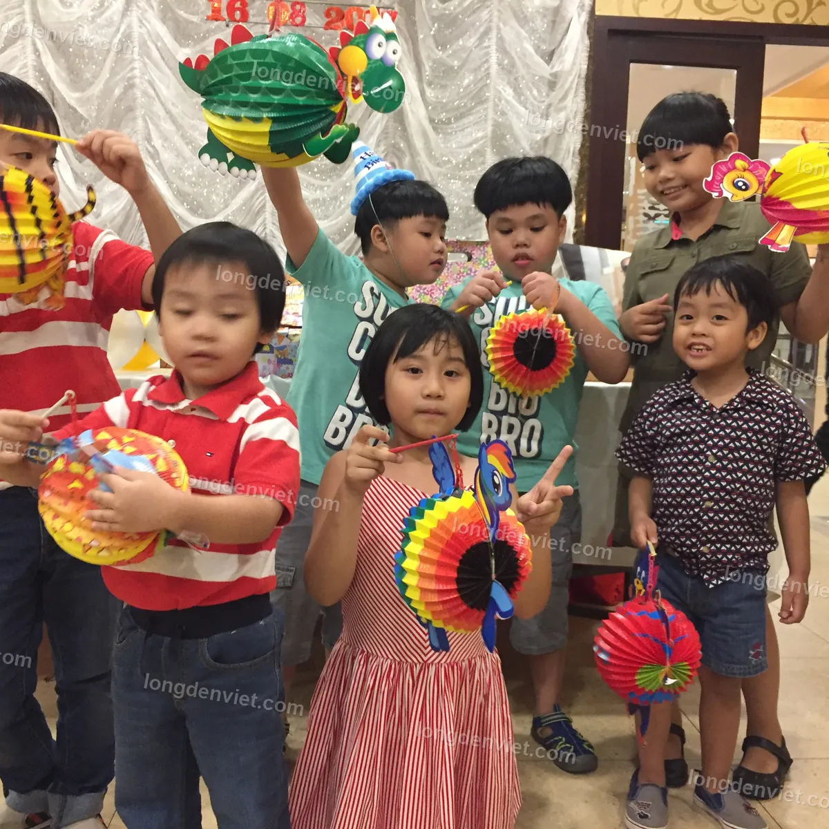 Đèn giấy xếp hình thú LongDenViet — ảnh thực tế 14