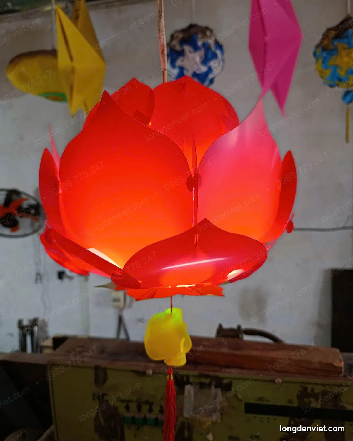 Đèn Hoa Sen Phật Đản Nhựa PP 30cm — Nhiều Màu — hình 23 — đèn lồng thủ công | LongDenViet