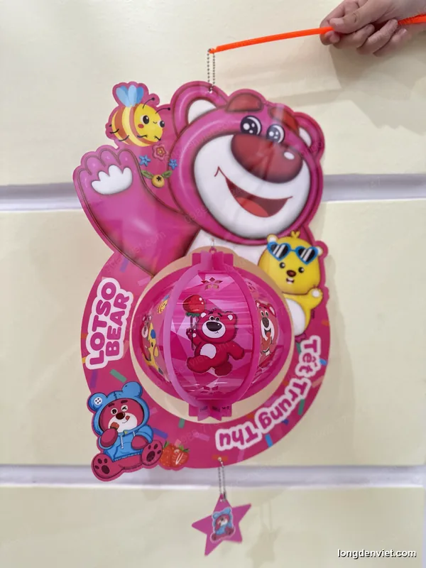Đèn lồng gấu dâu Lotso có nhạc đèn LED — Trung Thu LongDenViet