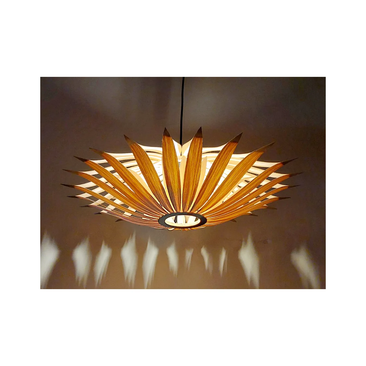 Đèn Thả Gỗ Veneer Xoè Nan Dáng Đĩa PT268 — đèn lồng gỗ Hội An | LongDenViet